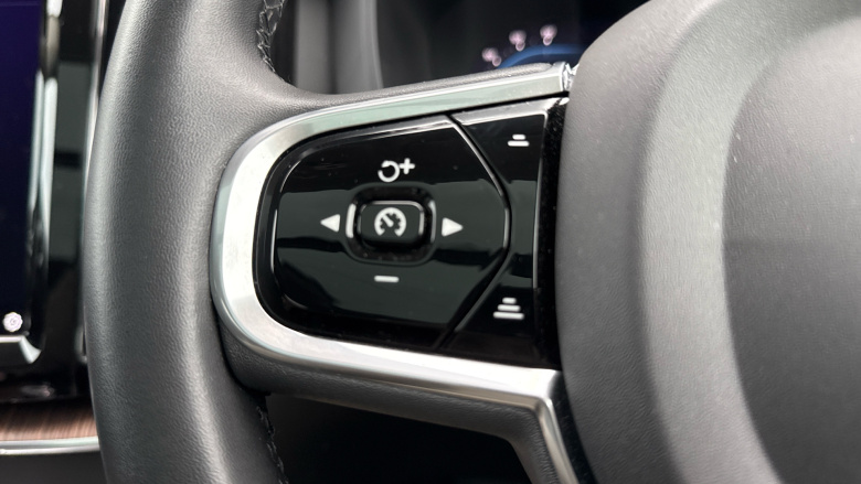 Volvo XC60 2.0 B5P Ultimate Dark 5dr AWD Geartronic Petrol Estate